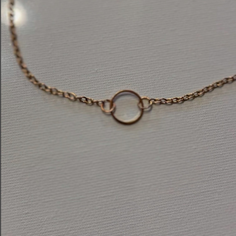 Dainty gold necklace